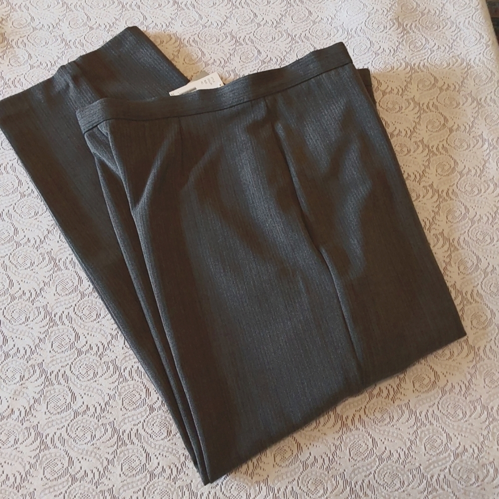 🌺 NWT Briggs NY Slimming Solution Dress Pants